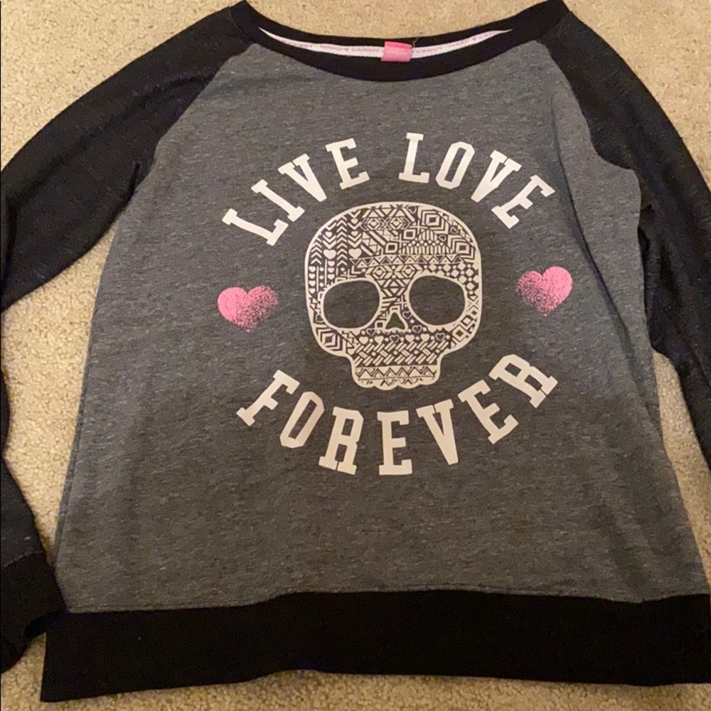 Skull sweater comfy cotton material